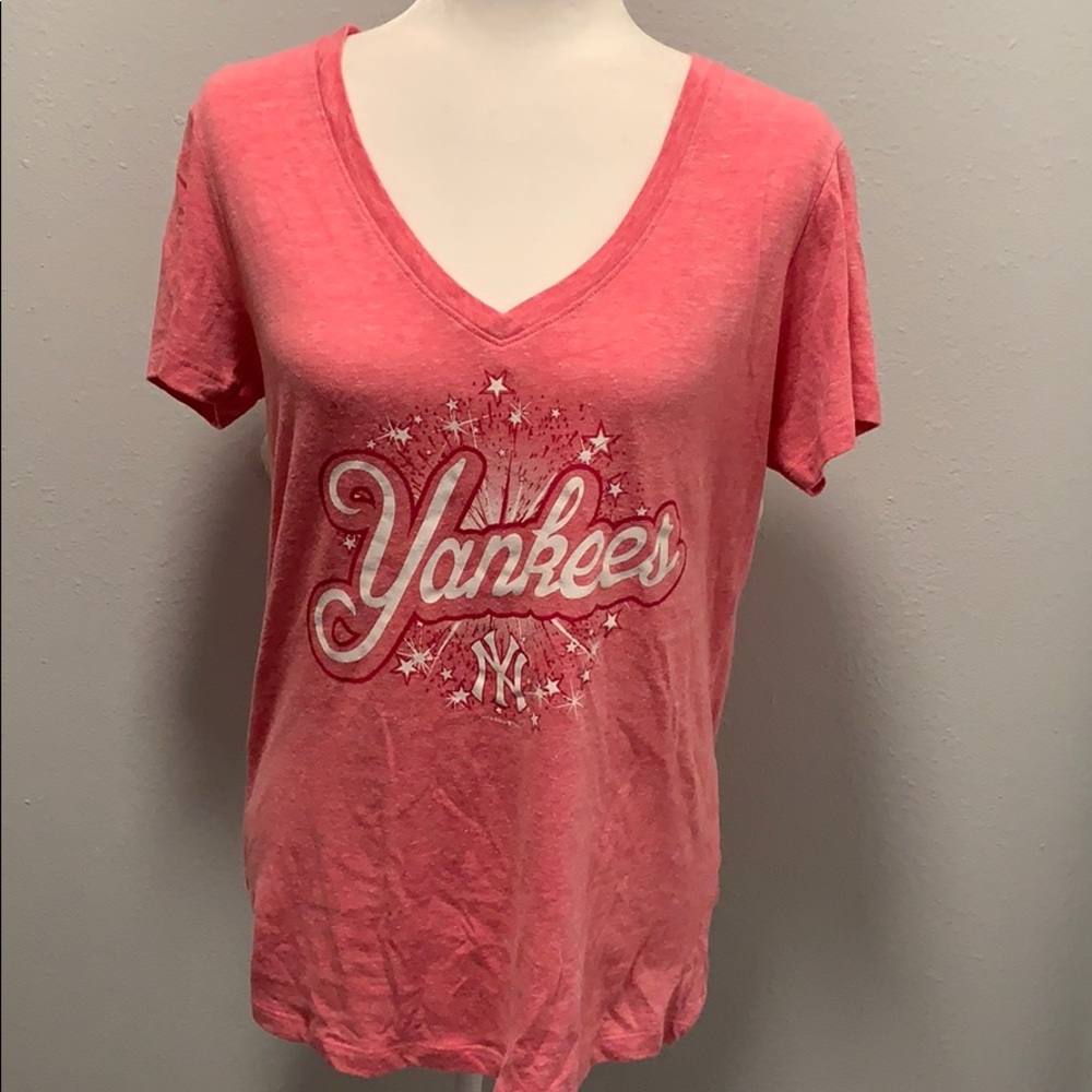 Women pink New York Yankee shirt size large